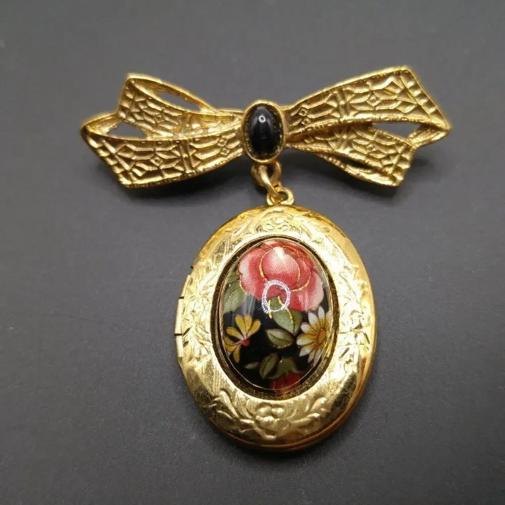 1928 Company Vintage Locket Brooch, Floral Cabochon, Photos 1
